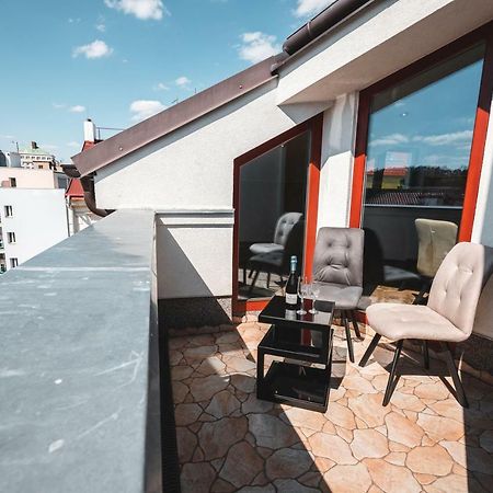 Апартаменты Point Flat, Beautiful View From Terrace To Prague Castle Экстерьер фото